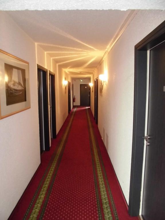 Hotel Le Шаллан Екстер'єр фото